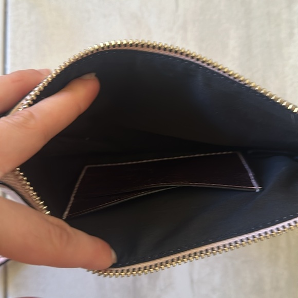 Small Victoria's Secret pink chrome bag - Picture 3 of 5